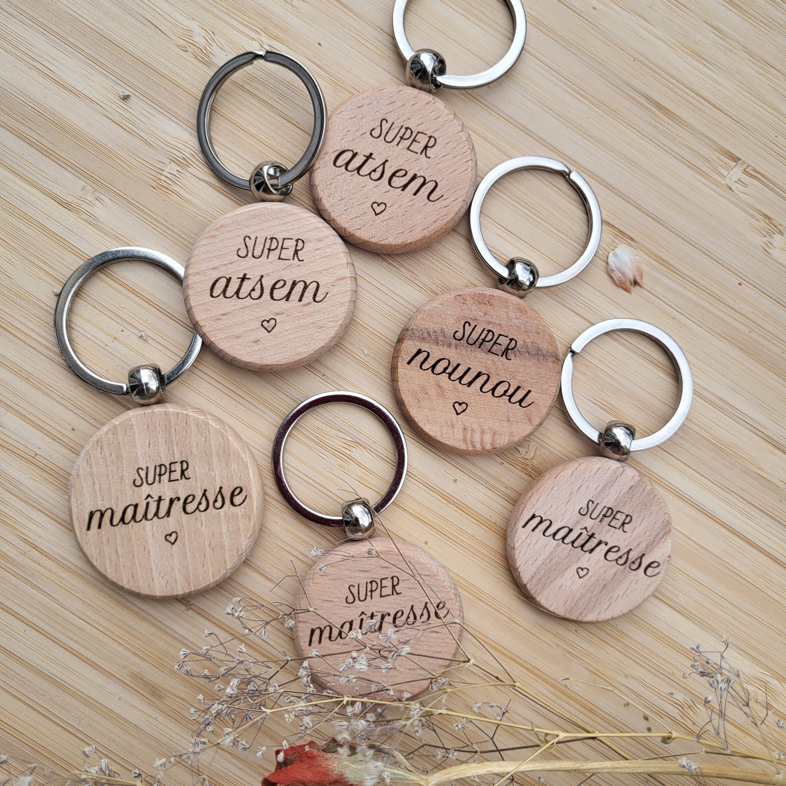 Porte-clé en bois “Super Maîtresse" - Image 2