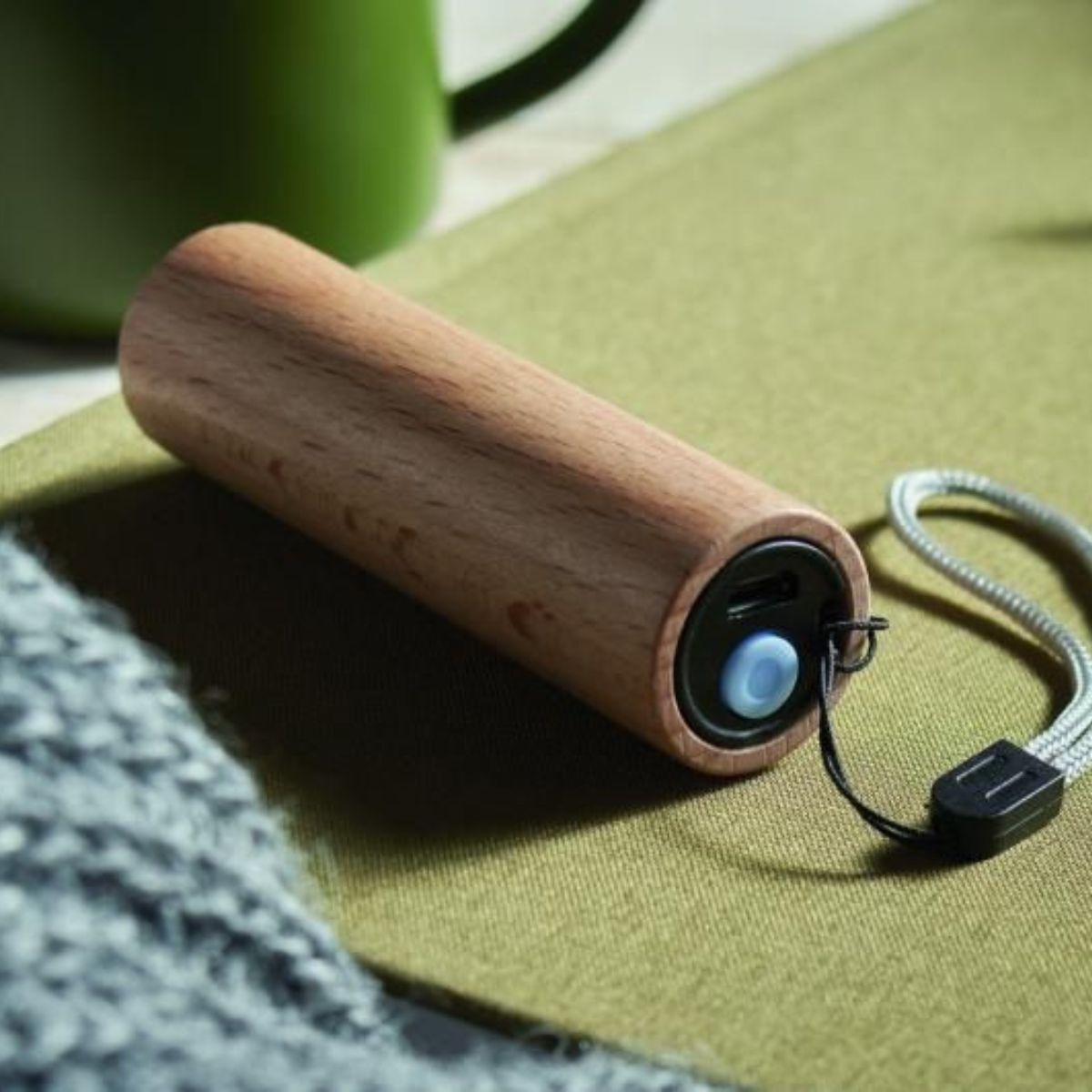Lampe torche en bois personnalisée – rechargeable – LED – cadeau utile - Image 6