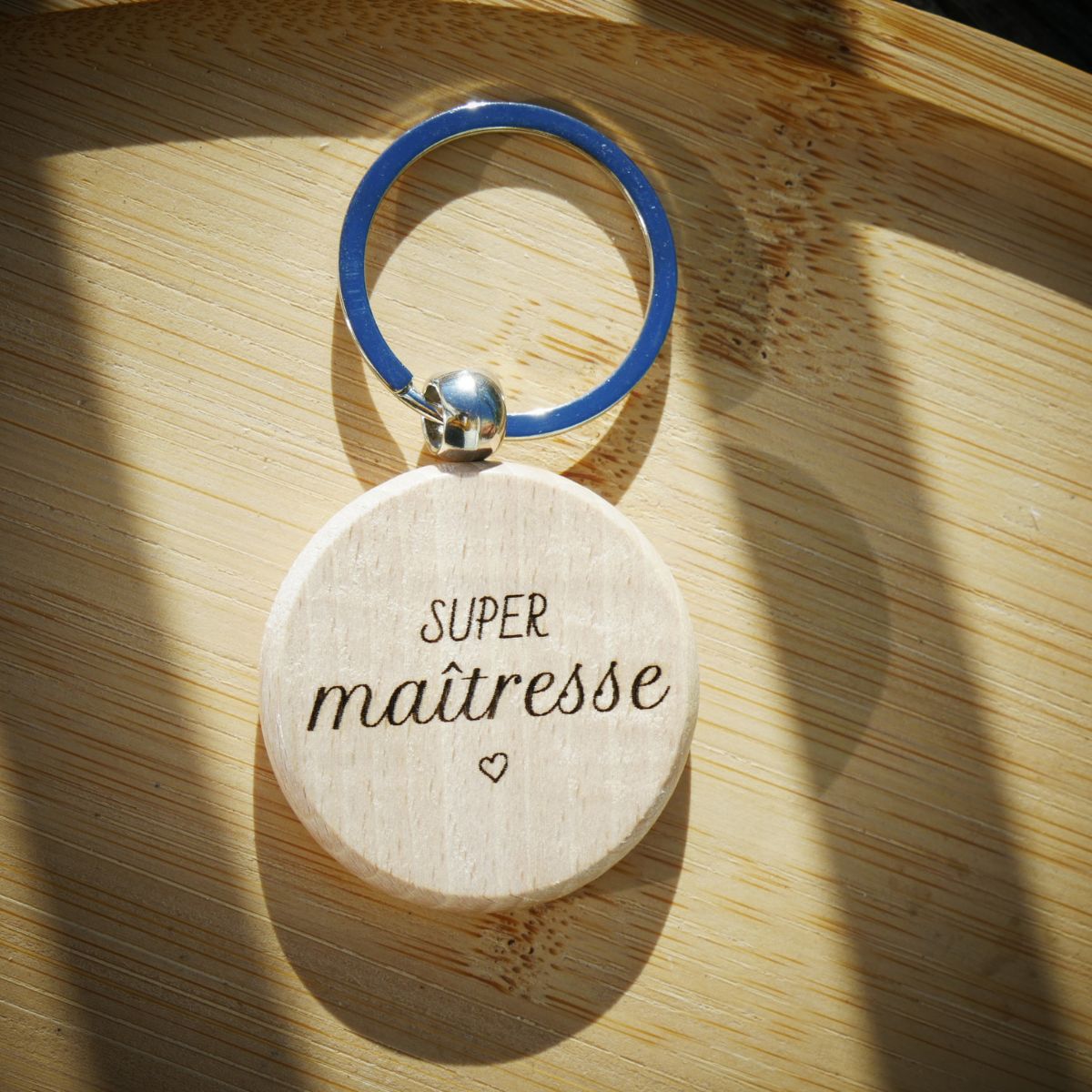 Porte-clé en bois “Super Maîtresse"