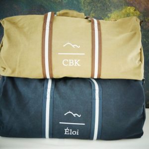 Grand sac de voyage en toile personnalisé – silhouette du Puy de Dôme – 45L
