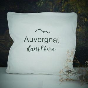 ⭐ Pièces uniques – Coussin blanc – « Auvergnat dans l’âme »
