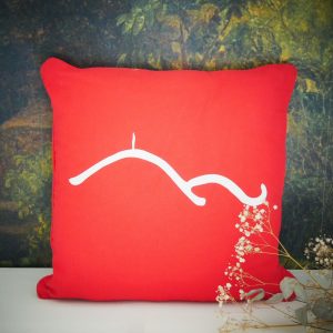 ⭐ Pièces uniques - Coussin rouge silhouette du Puy de Dôme