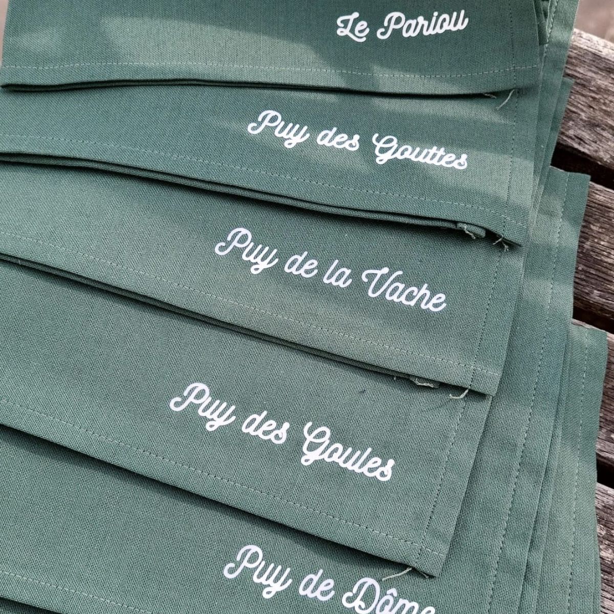 Lot de 6 serviettes au noms des Puys emblématiques d’Auvergne - Image 2