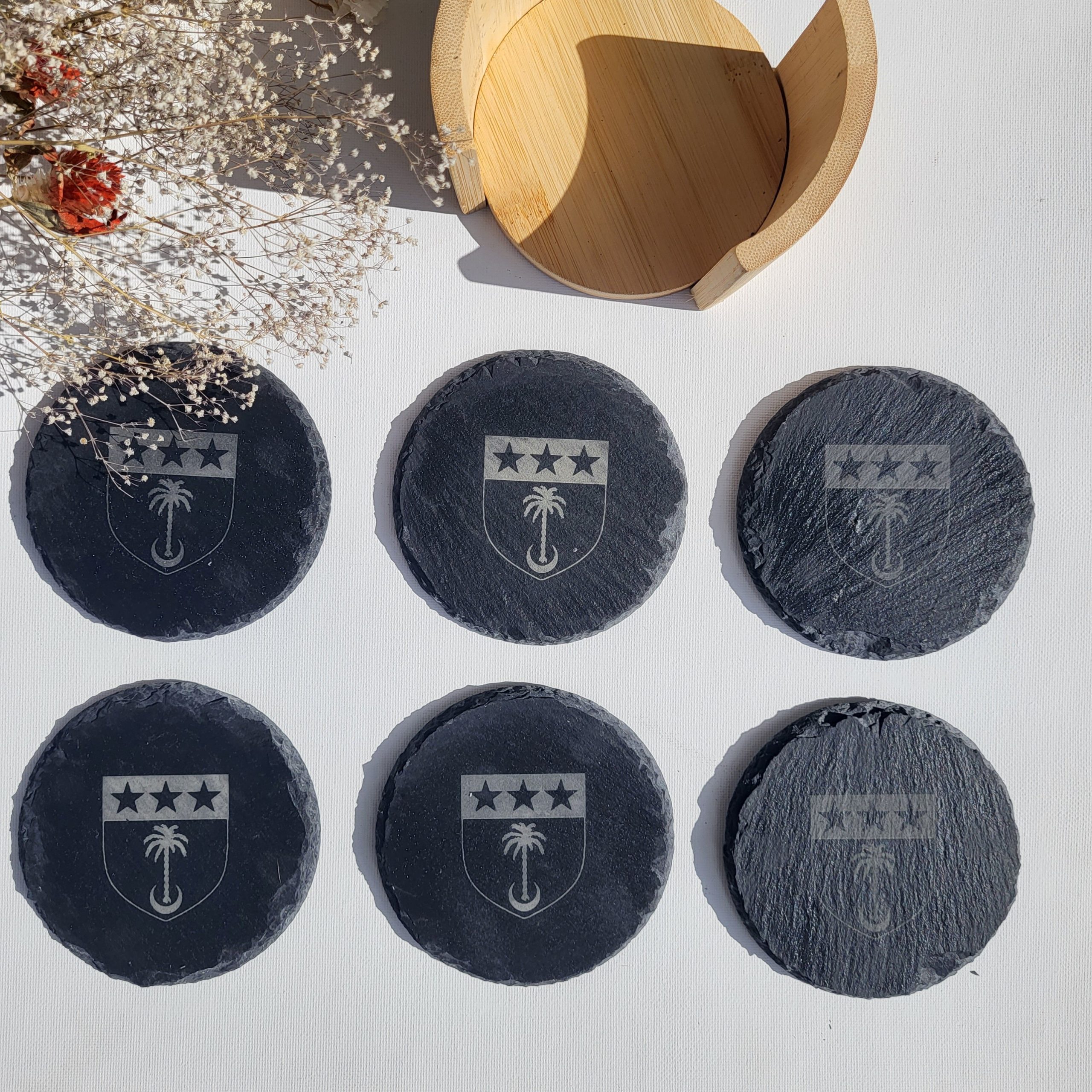 Lot de 6 dessous de verres en ardoise aux Armoiries de famille - Image 3
