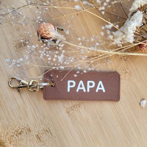 ⭐ Pièces uniques – Porte-clé marron effet cuir « Papa »