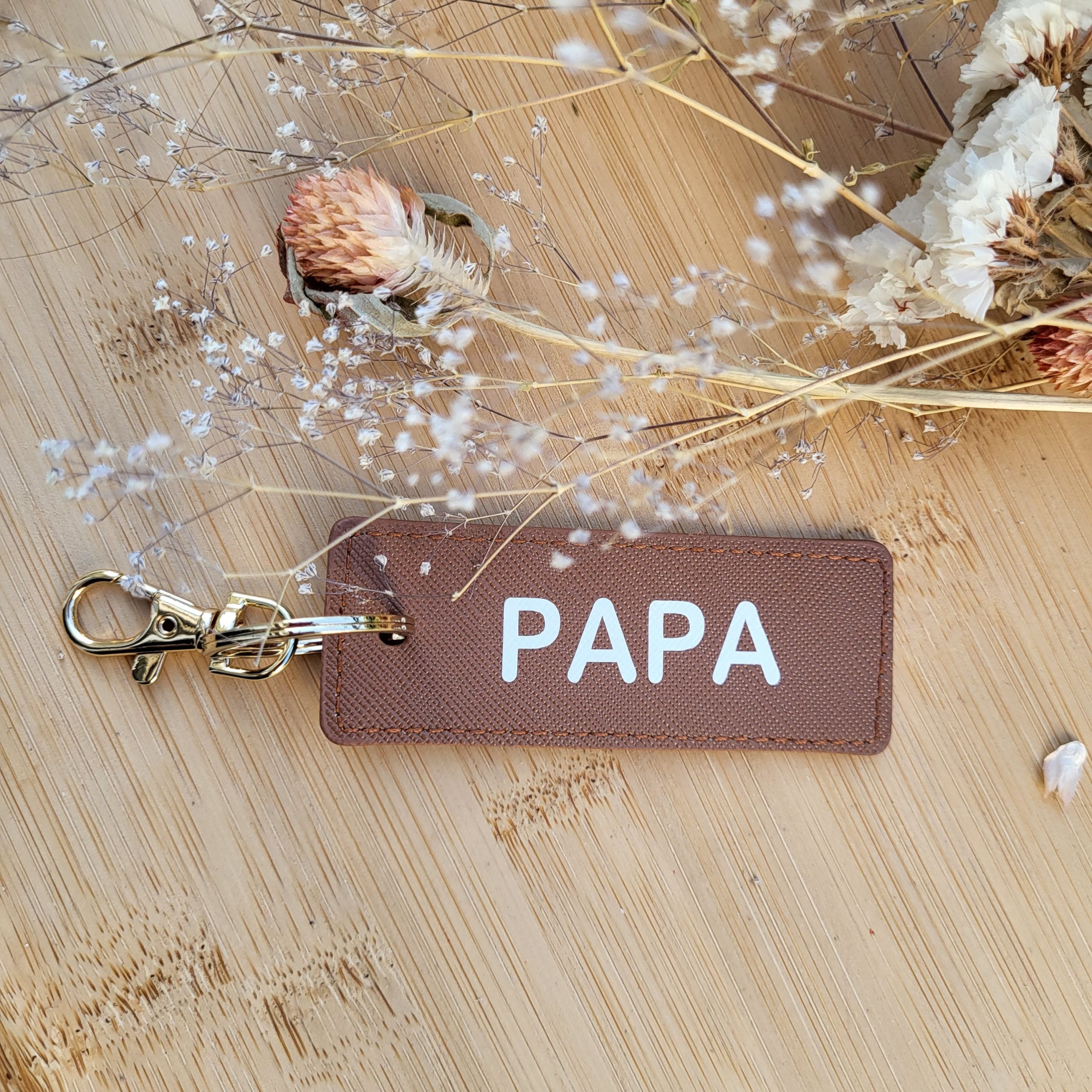 ⭐ Pièces uniques – Porte-clé marron effet cuir « Papa »